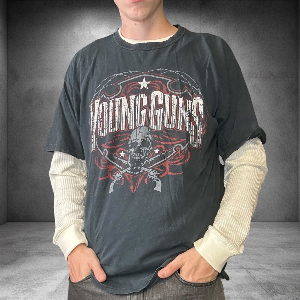 Vintage Y2K Young Guns Skull Graphic T-Shirt Faded Black Boxy Fit Skater Grunge
